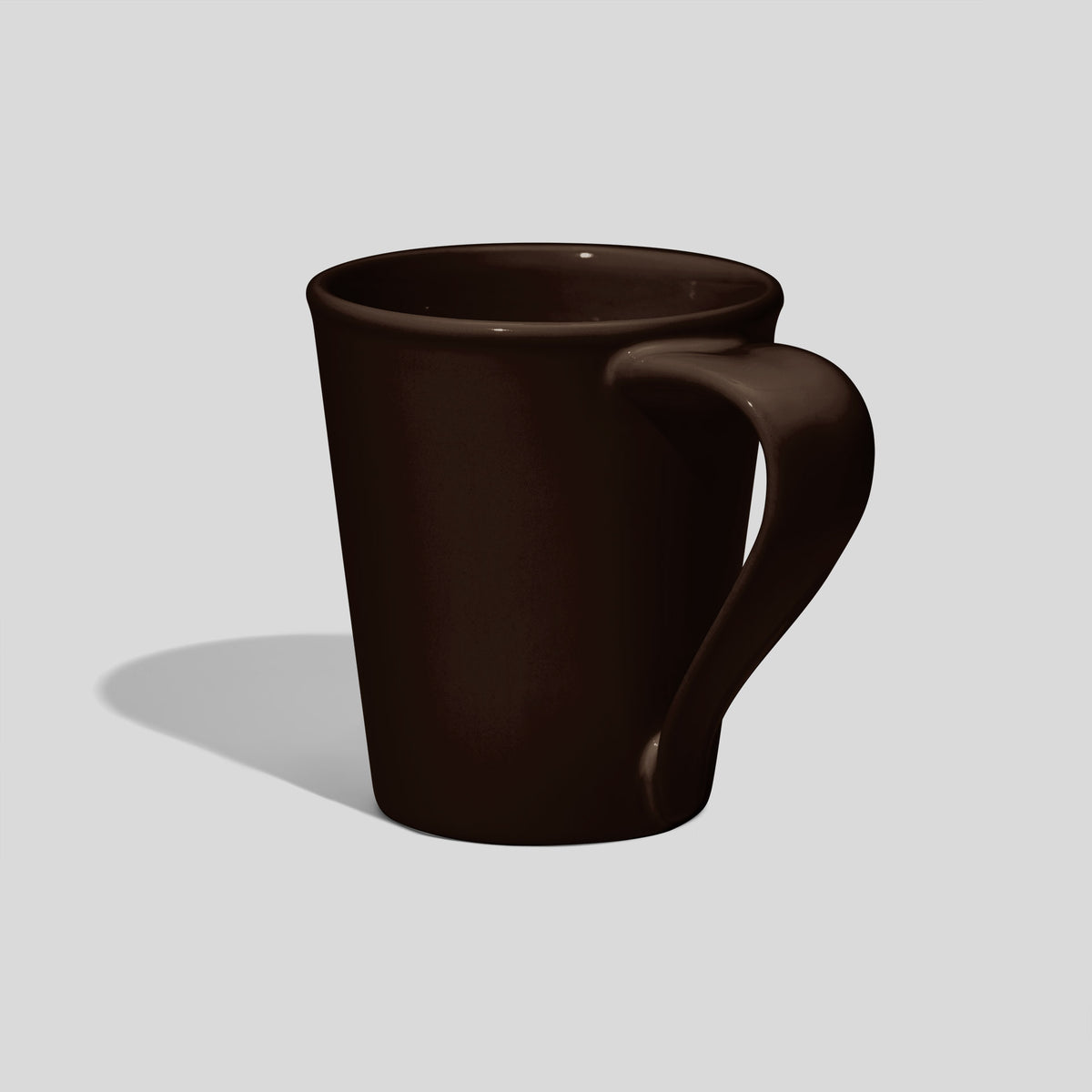 Kegelförmige Keramiktasse 380 ml mit Flachhenkel – Dunkelbraun