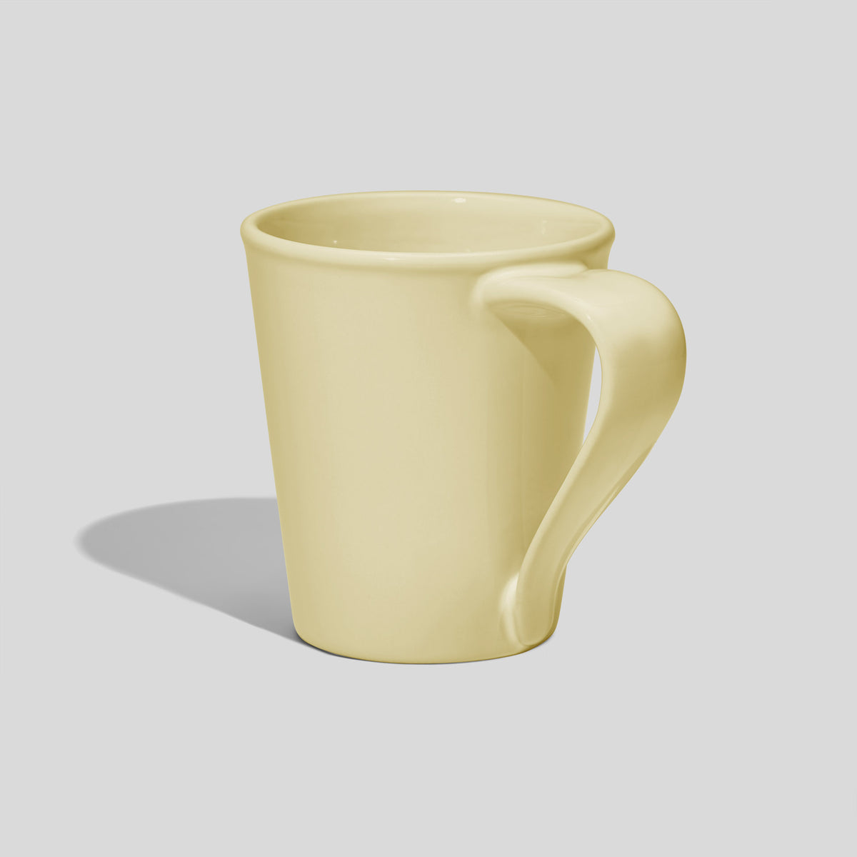 Kegelförmige Keramiktasse 380 ml mit Flachhenkel – Ecru