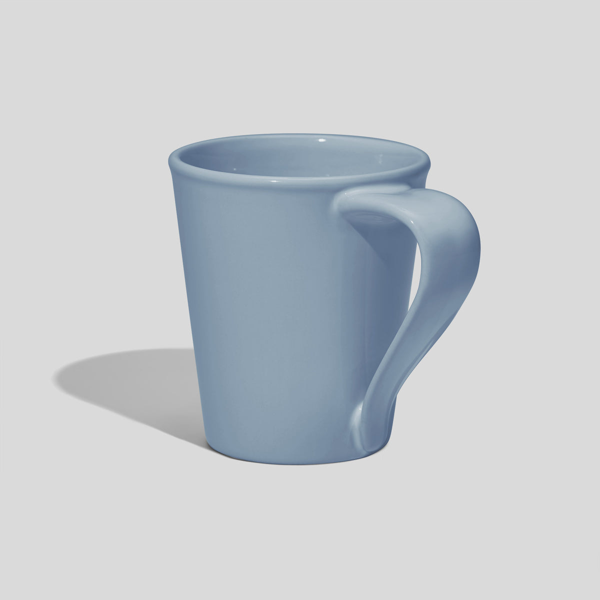 Kegelförmige Keramiktasse 380 ml mit Flachhenkel – Hellblau