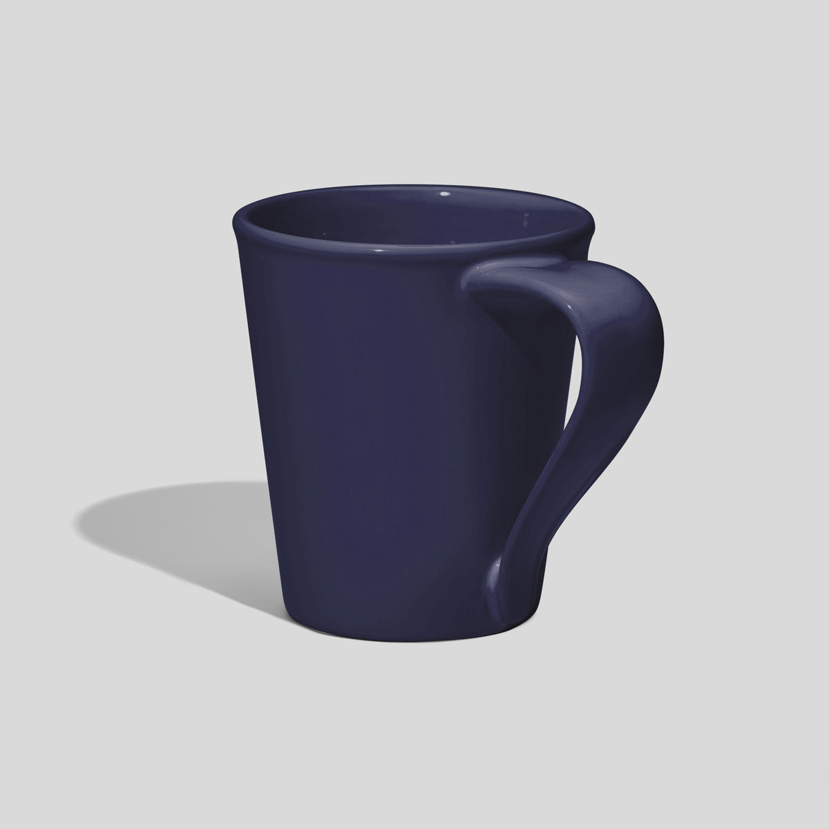 Kegelförmige Keramiktasse 380 ml mit Flachhenkel – Marineblau