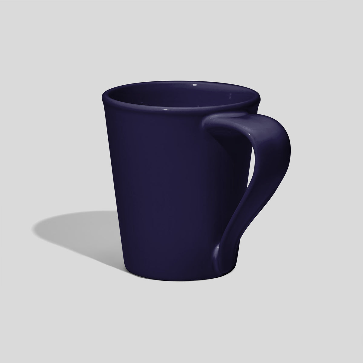 Kegelförmige Keramiktasse 380 ml mit Flachhenkel – Nachtblau