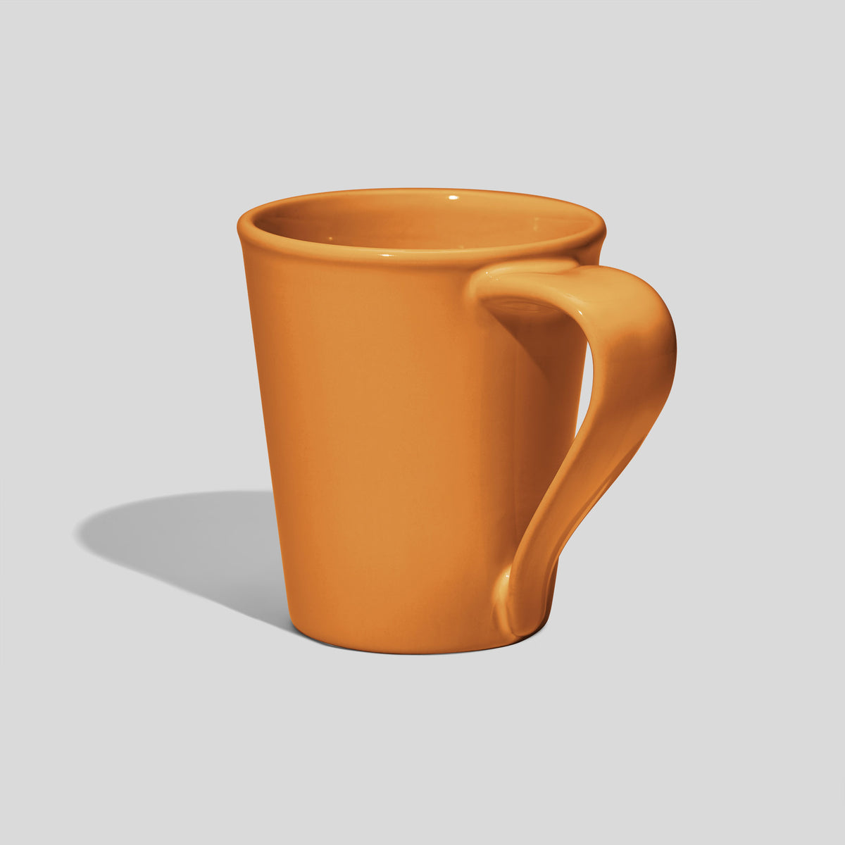 Kegelförmige Keramiktasse 380 ml mit Flachhenkel – Senfgelb