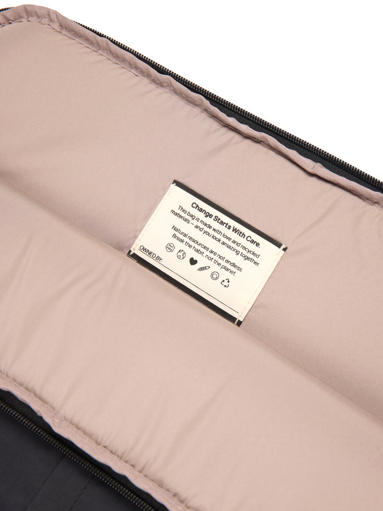 KENTO URBAN 15,6" Laptop-Sleeve aus RCS rec. Nylon – schwarz