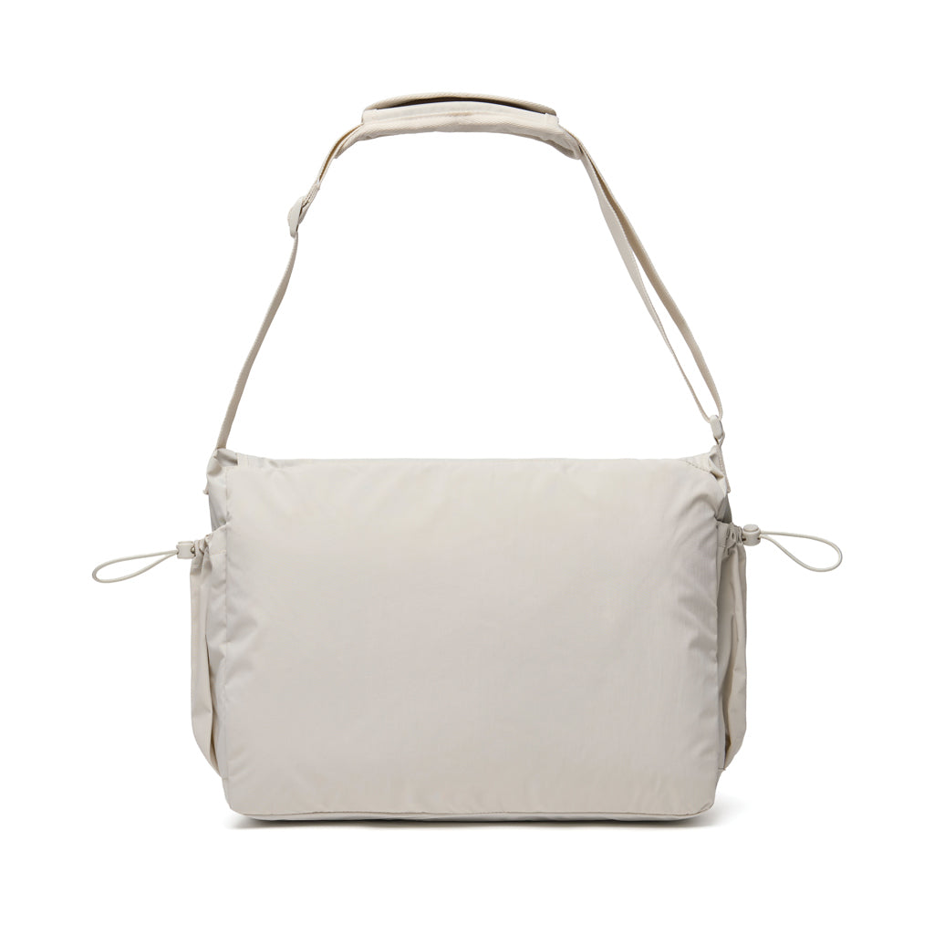 KENTO URBAN 15,6" Messenger aus RCS recyceltem Nylon – beige