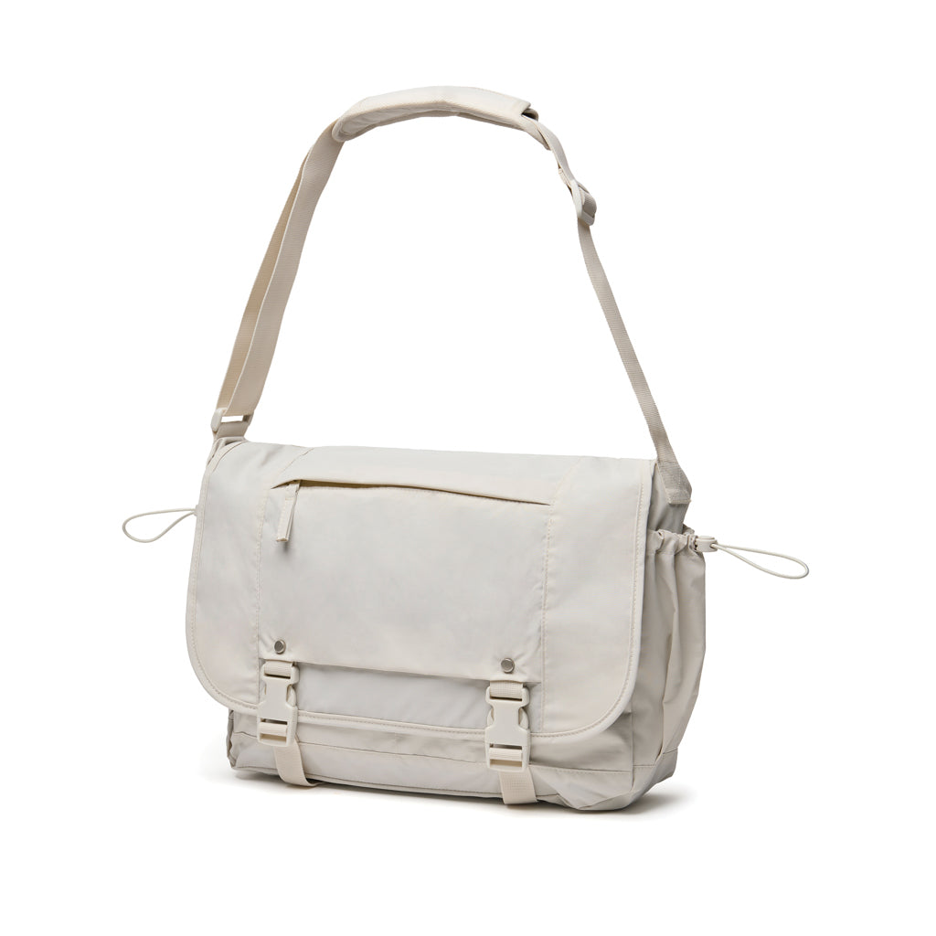 KENTO URBAN 15,6" Messenger aus RCS recyceltem Nylon – beige