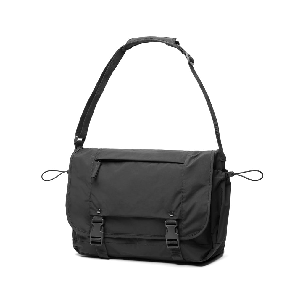 KENTO URBAN 15,6" Messenger aus RCS recyceltem Nylon – schwarz