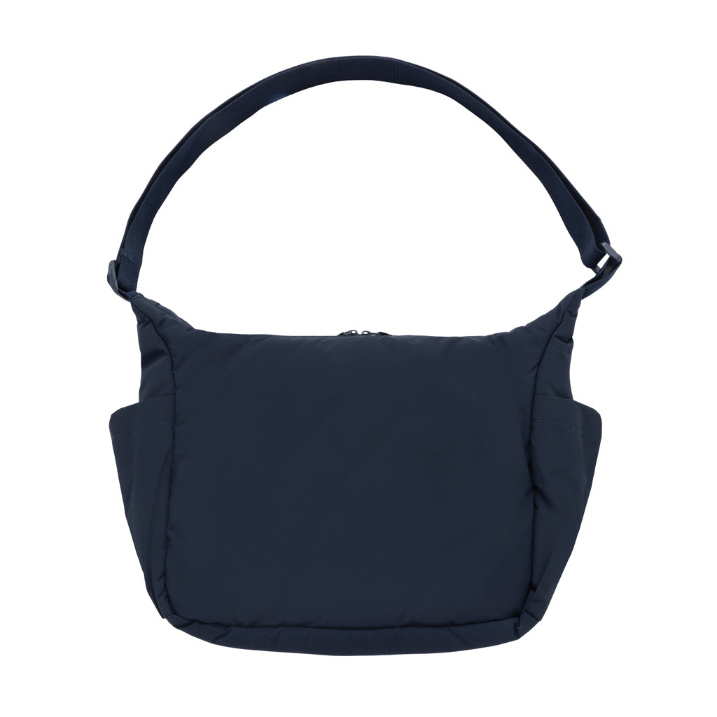 KENTO URBAN gepolsterte Crossover-Tasche aus RCS rec. Nylon – navy blau