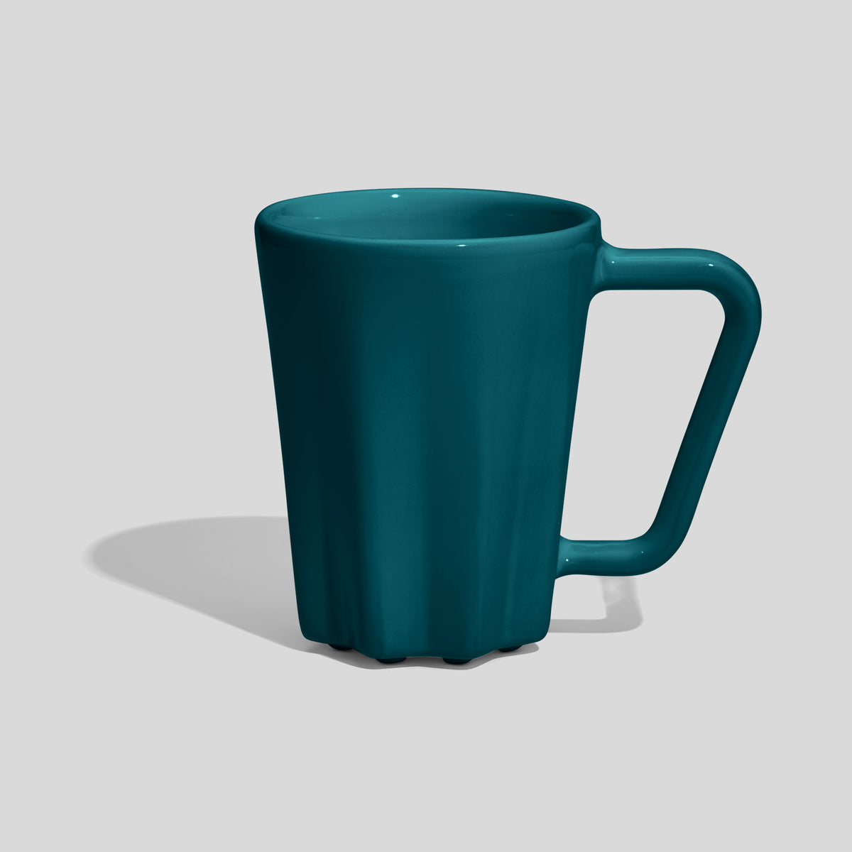 Keramiktasse 250 ml mit Rippen am Fuß und Eckhenkel – Petrol