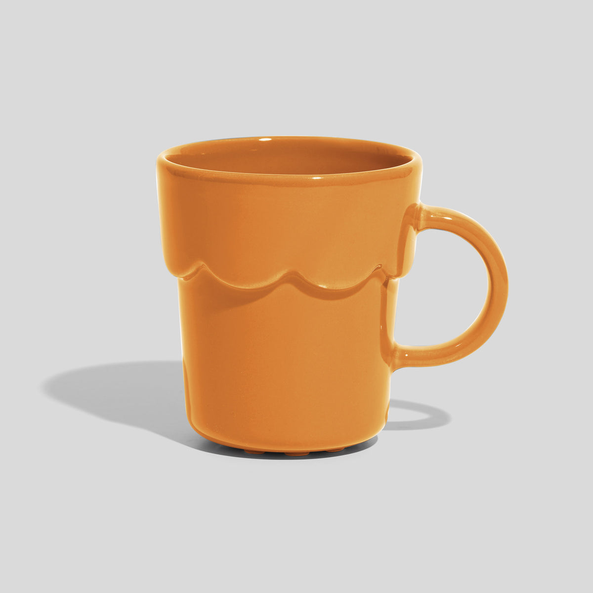 Keramiktasse 250 ml mit Wellenrelief und rundem Henkel – Senfgelb