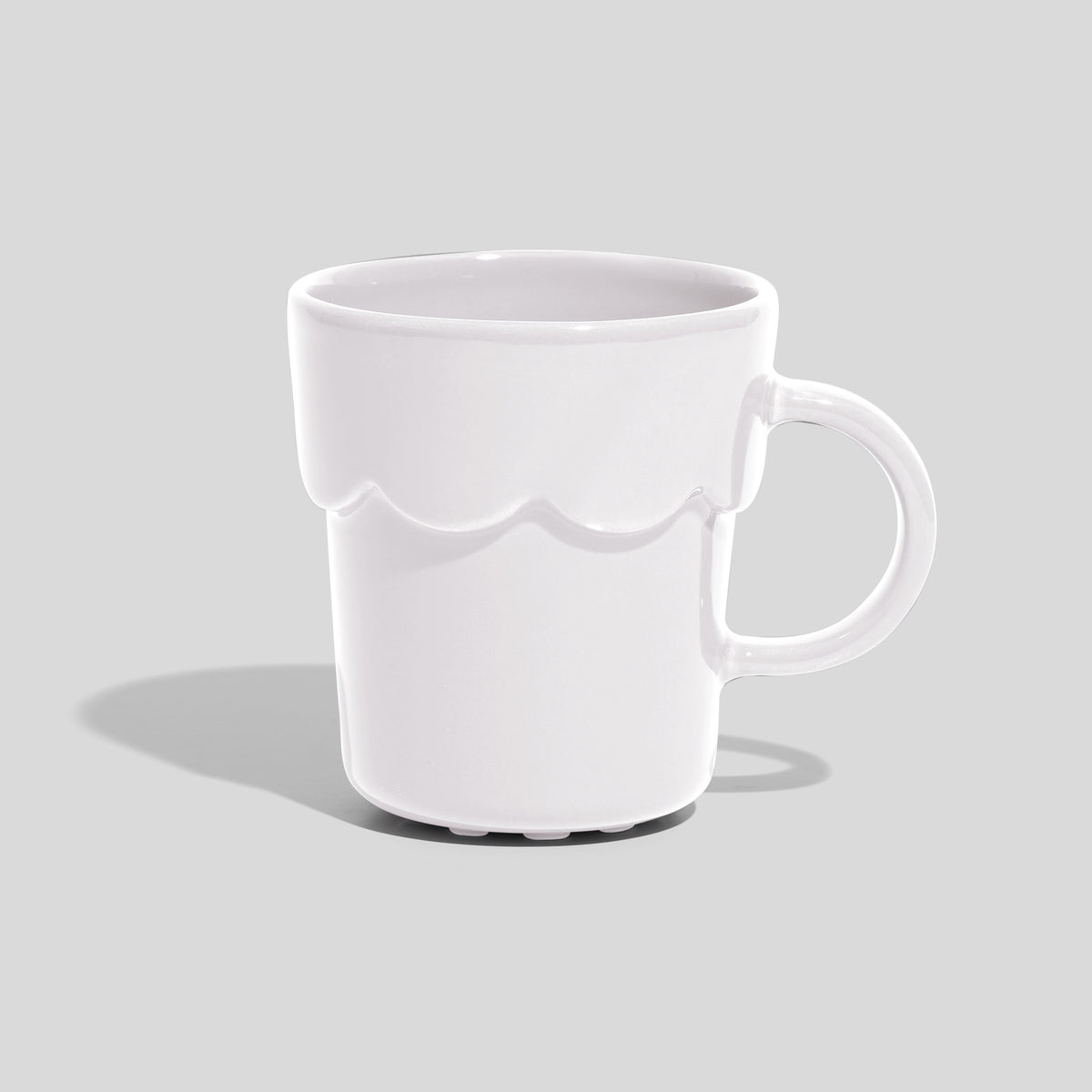 Keramiktasse 250 ml mit Wellenrelief und rundem Henkel – Weiß