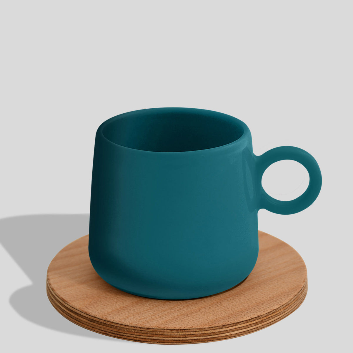 Keramiktasse 275 ml mit Ringhenkel und Holzuntersetzer – Petrol