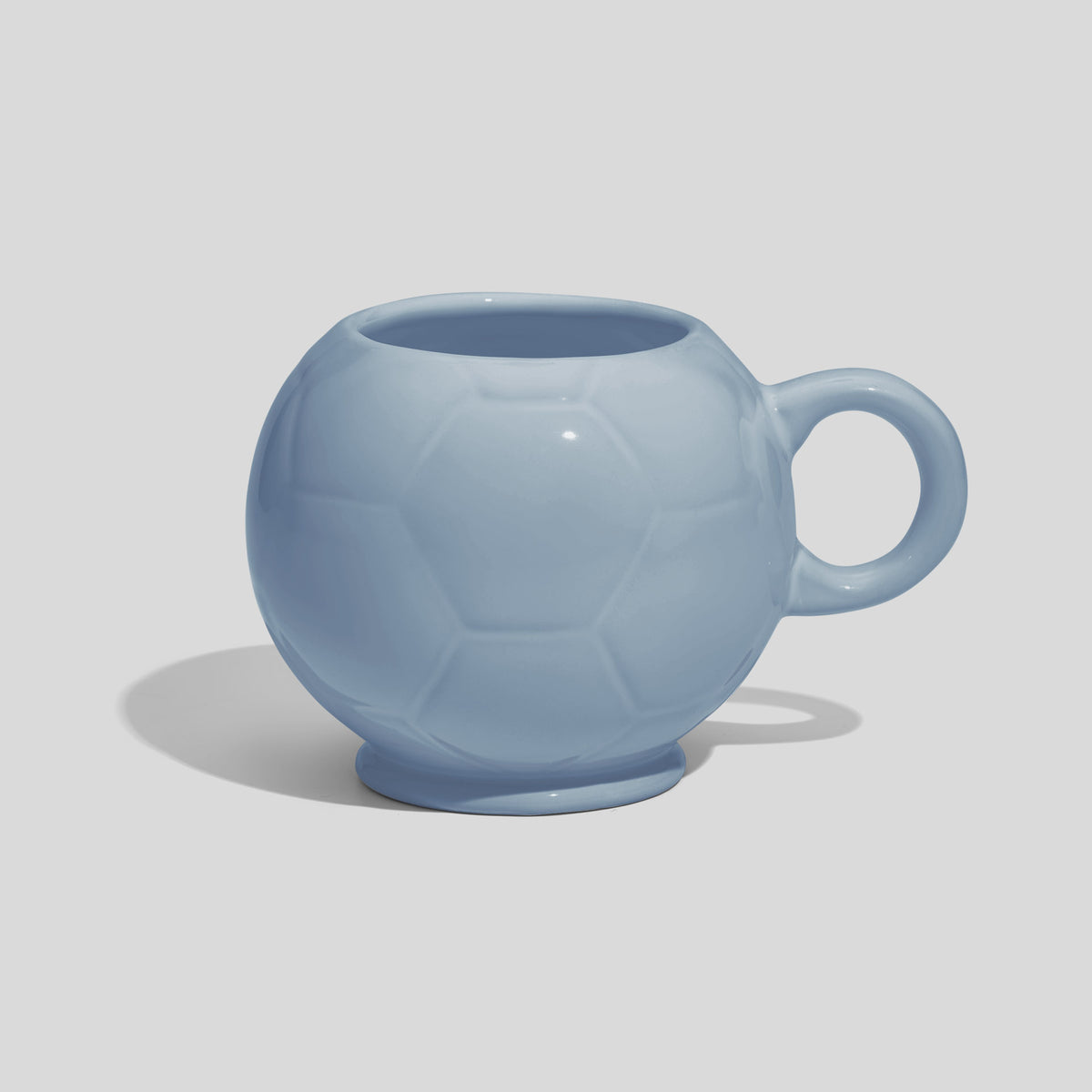 Keramiktasse 320 ml in Fußballform – Hellblau