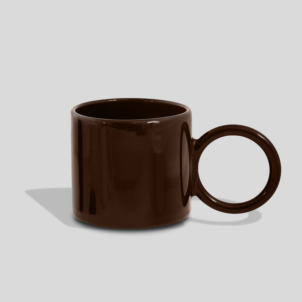 Keramiktasse 320 ml mit großem Kreishenkel – Dunkelbraun