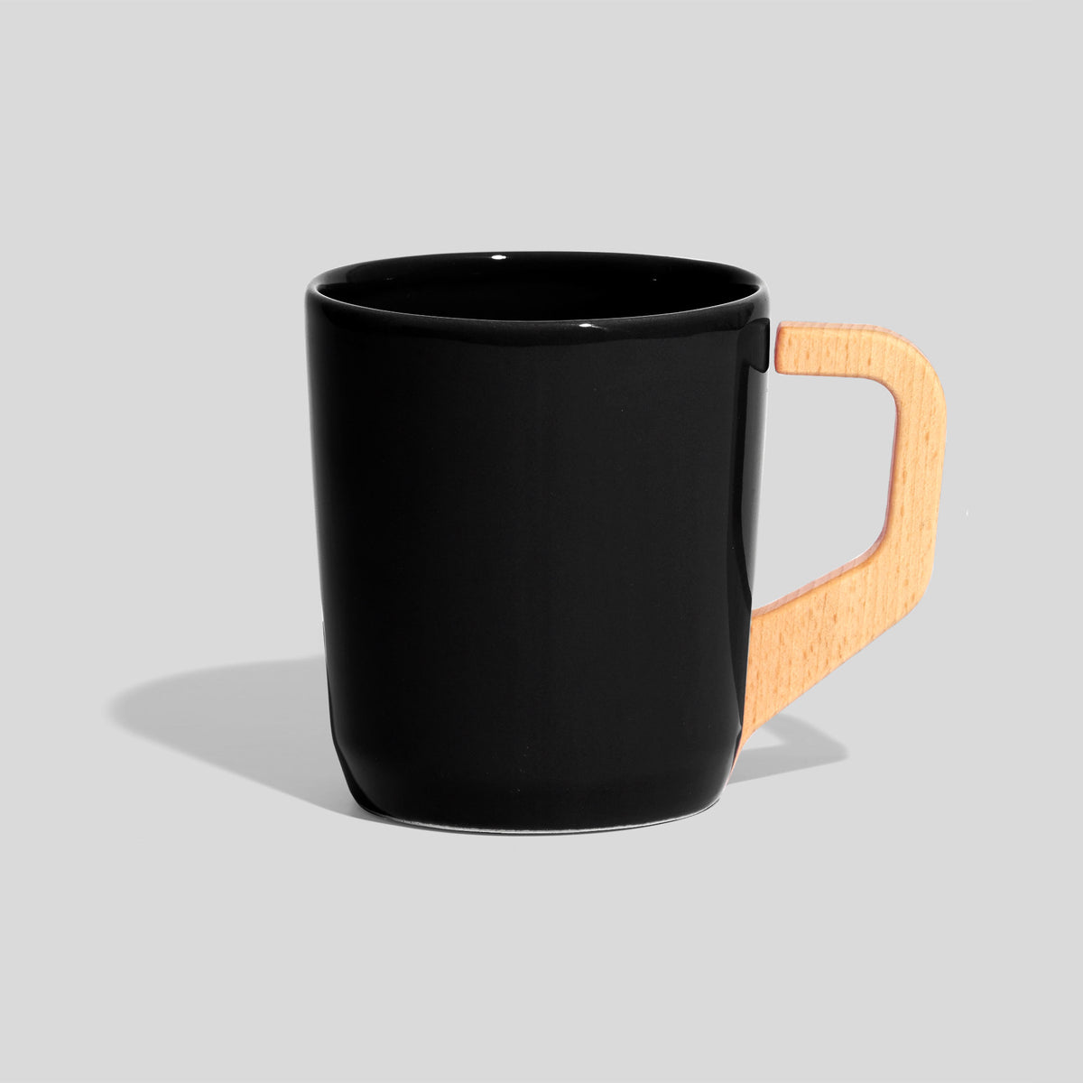 Keramiktasse 320 ml mit schrägem Eckhenkel – Schwarz