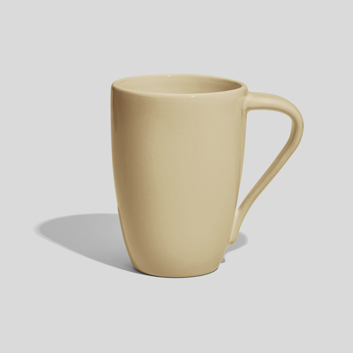 Keramiktasse 330 ml mit schräg nach unten laufendem Henkel – Beige