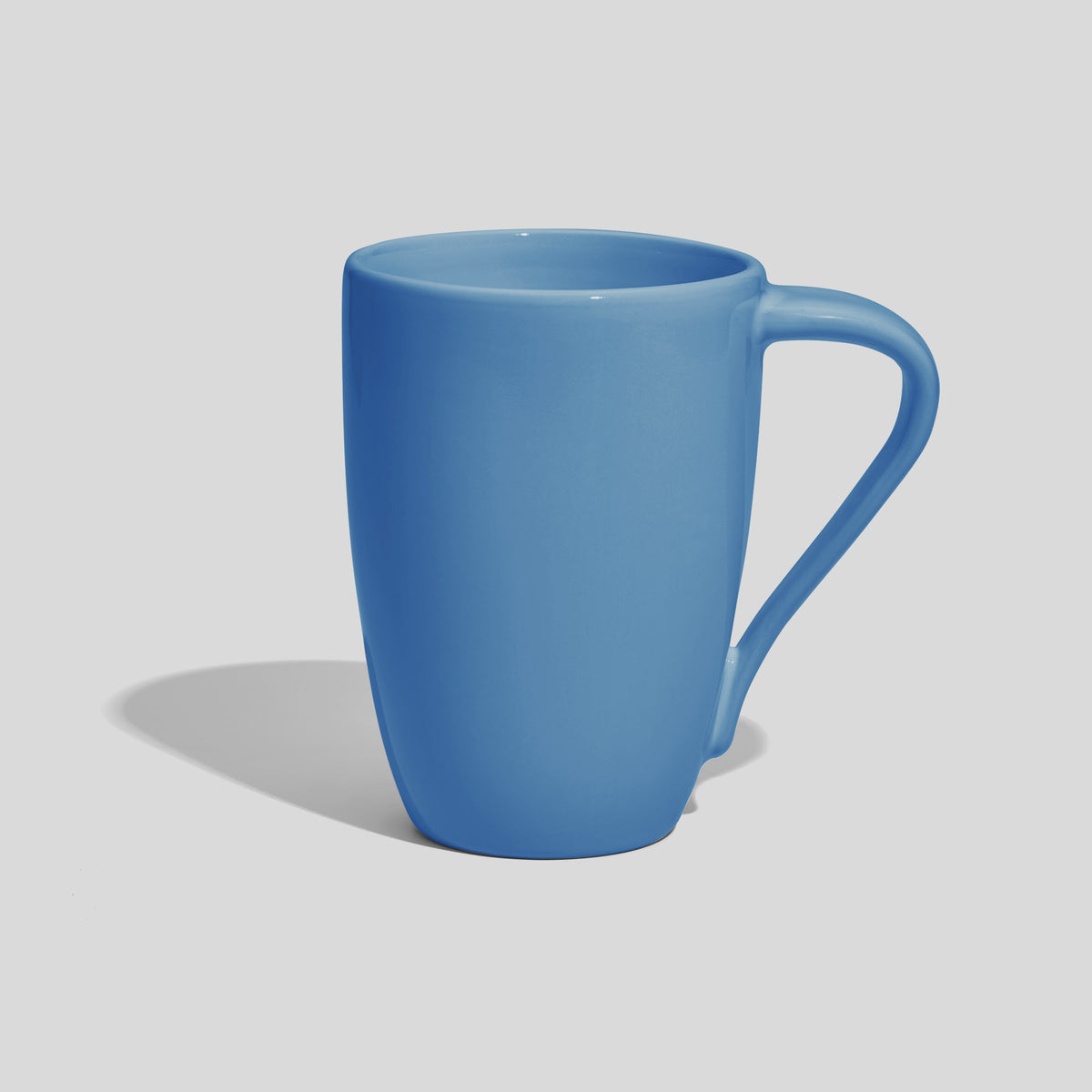 Keramiktasse 330 ml mit schräg nach unten laufendem Henkel – Himmelblau