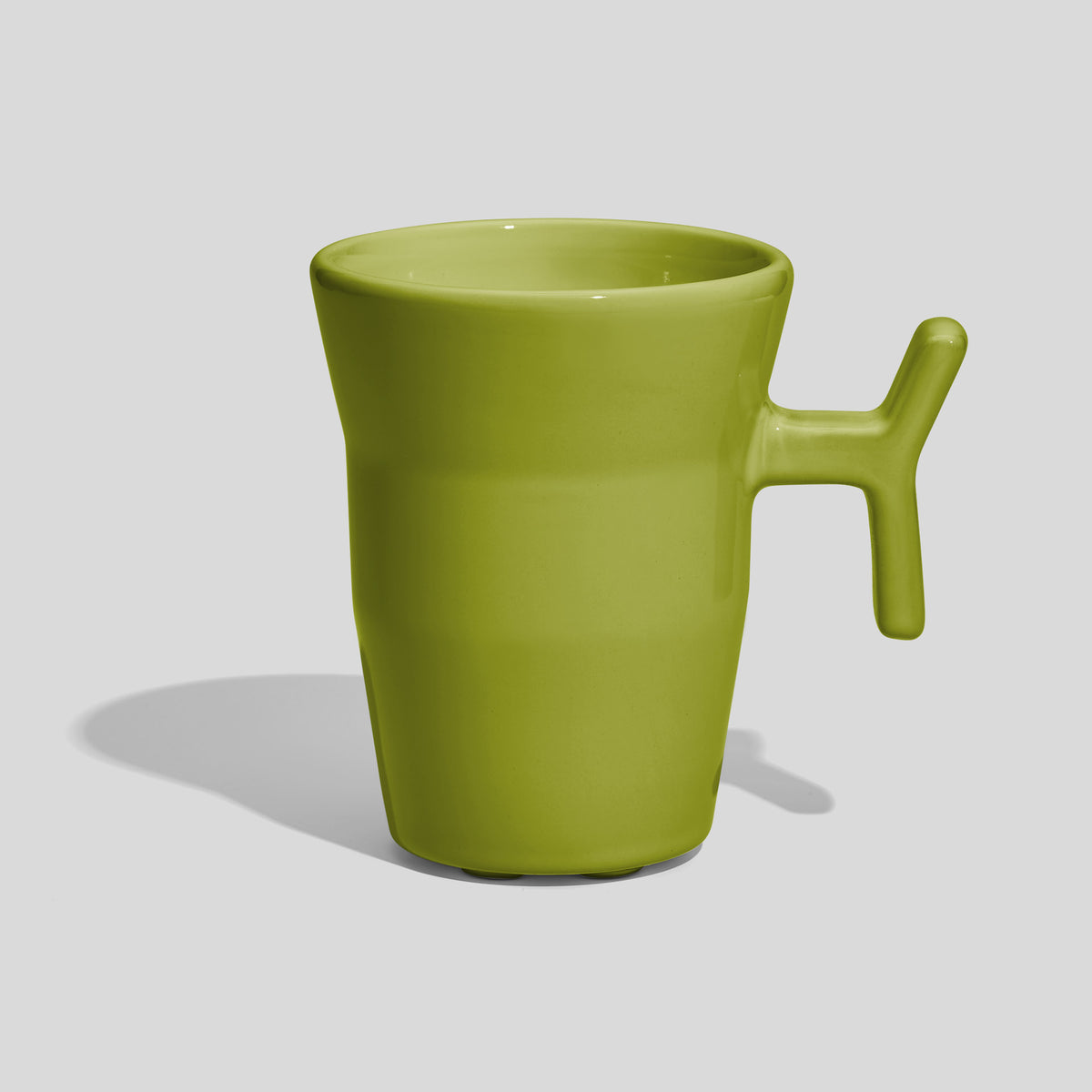 Keramiktasse 330 ml mit Stabhenkel und Formdelle – Limettengrün