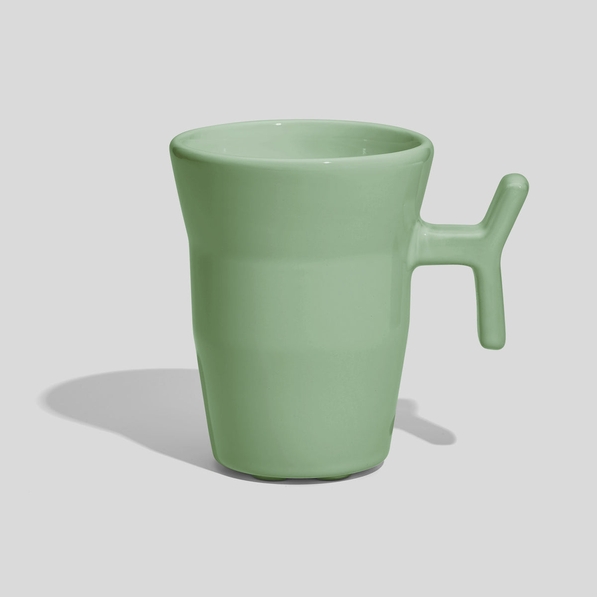Keramiktasse 330 ml mit Stabhenkel und Formdelle – Mintgrün