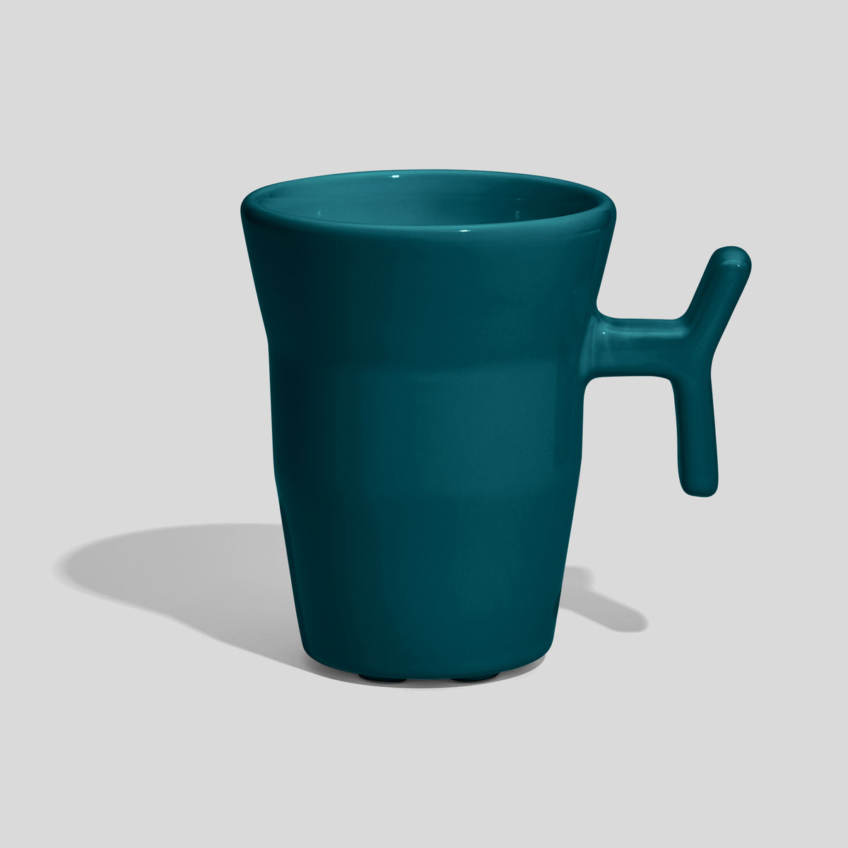 Keramiktasse 330 ml mit Stabhenkel und Formdelle – Petrol