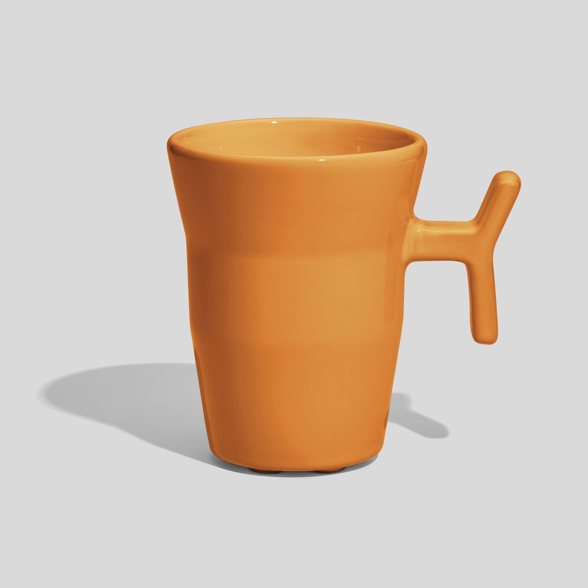 Keramiktasse 330 ml mit Stabhenkel und Formdelle – Senfgelb