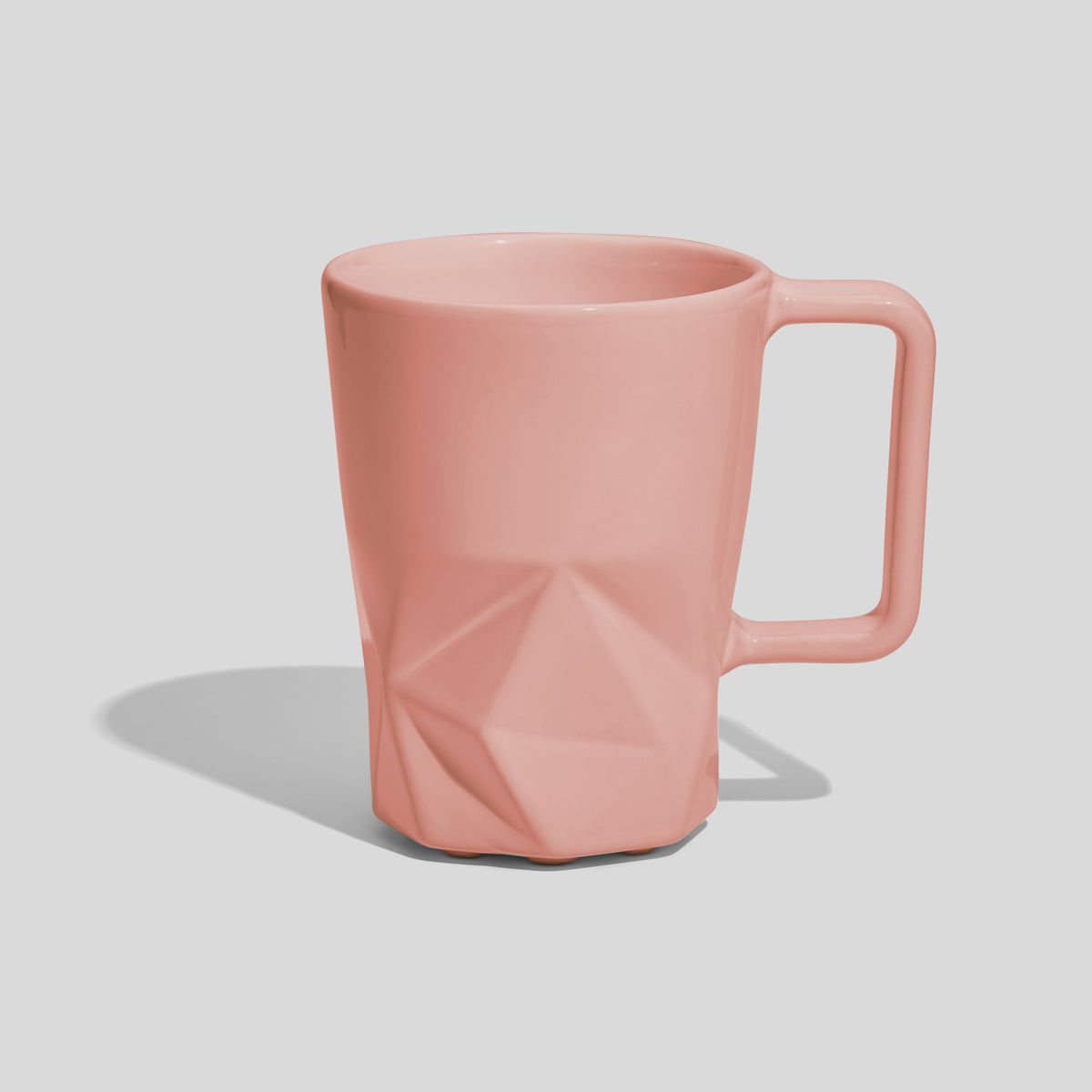 Keramiktasse 350 ml mit Facettenfuß und eckigem Henkel – Rosa