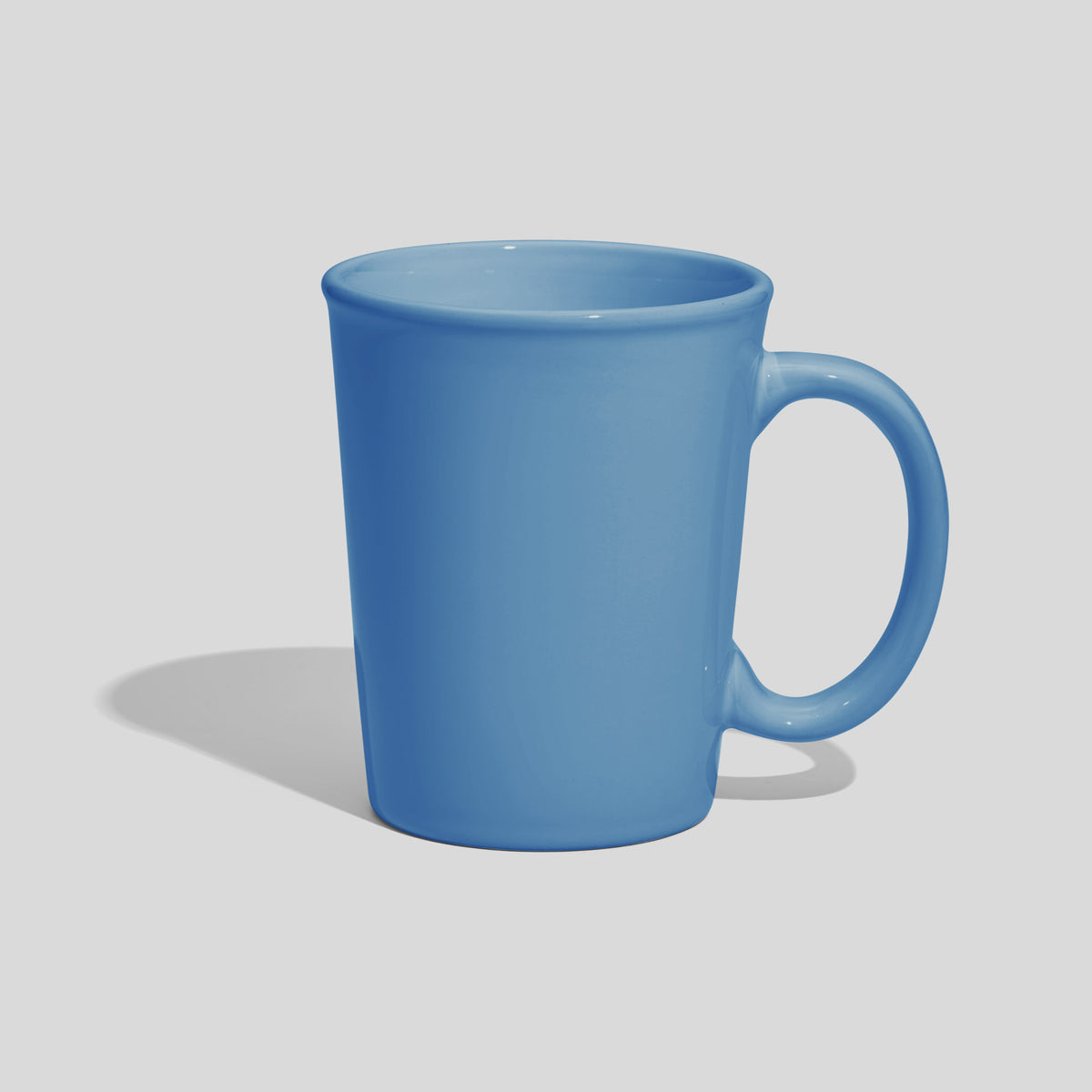 Keramiktasse 350 ml mit Ovalhenkel und Wulstrand – Himmelblau