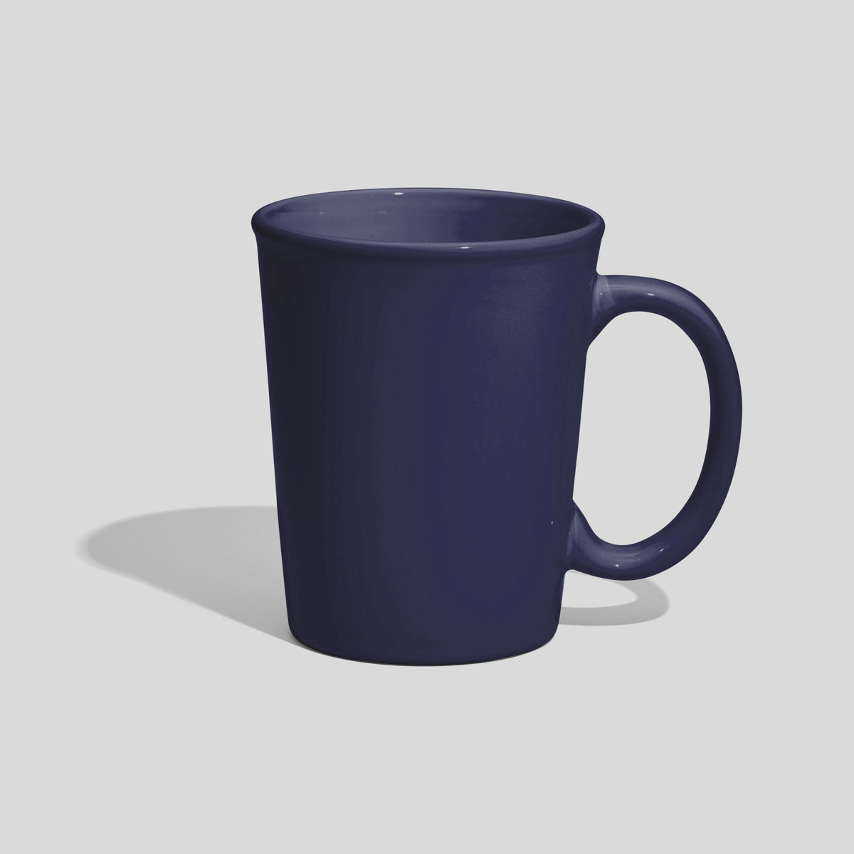 Keramiktasse 350 ml mit Ovalhenkel und Wulstrand – Marineblau