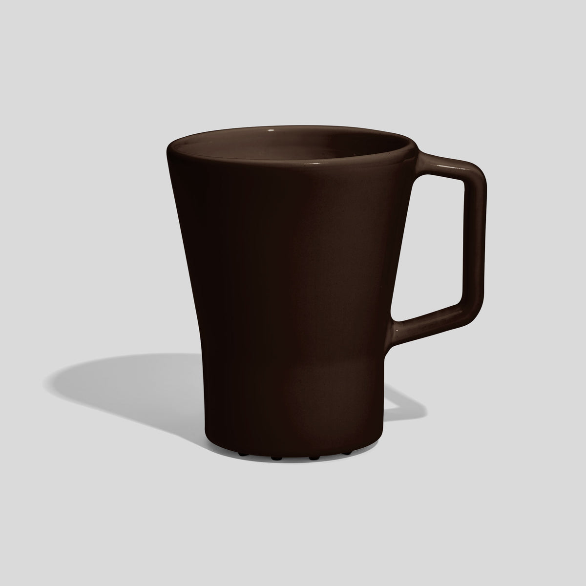 Keramiktasse 400 ml in Trichterform mit Rechteckhenkel – Dunkelbraun