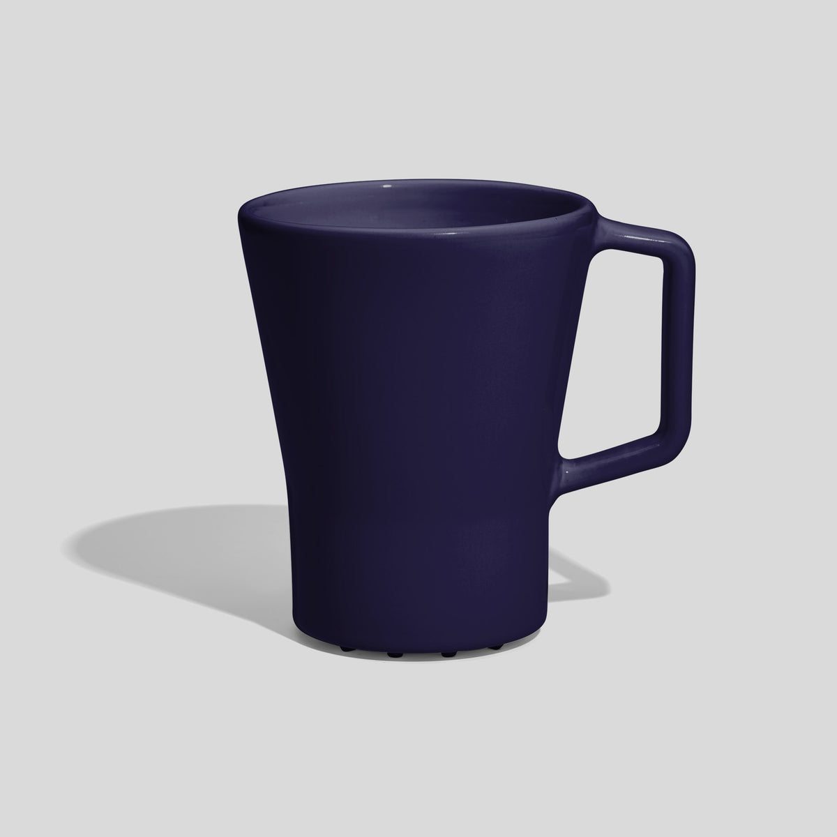 Keramiktasse 400 ml in Trichterform mit Rechteckhenkel – Nachtblau