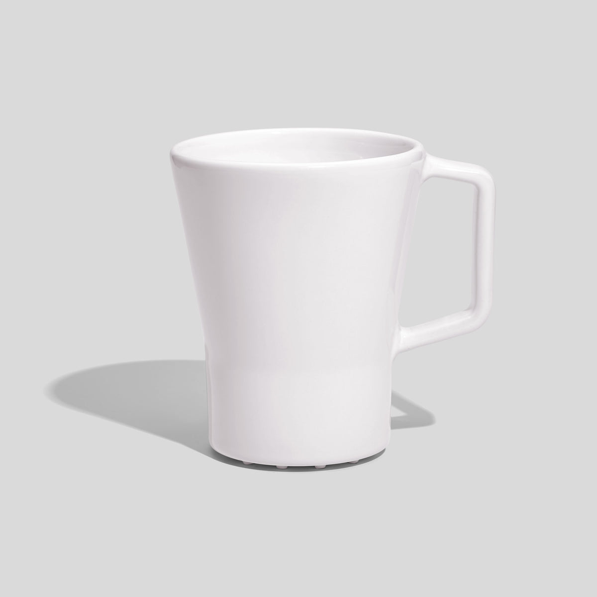 Keramiktasse 400 ml in Trichterform mit Rechteckhenkel – Weiß