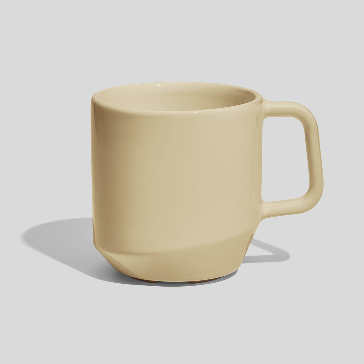 Keramiktasse 400 ml mit abgesetztem Fuß und Eckhenkel – Beige