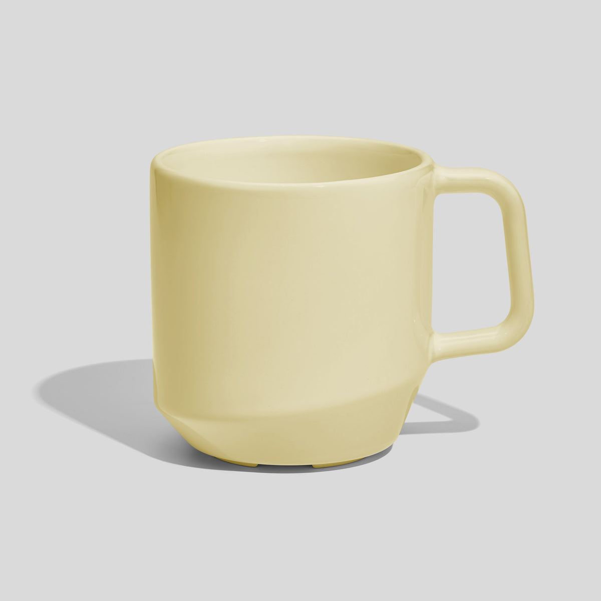 Keramiktasse 400 ml mit abgesetztem Fuß und Eckhenkel – Ecru