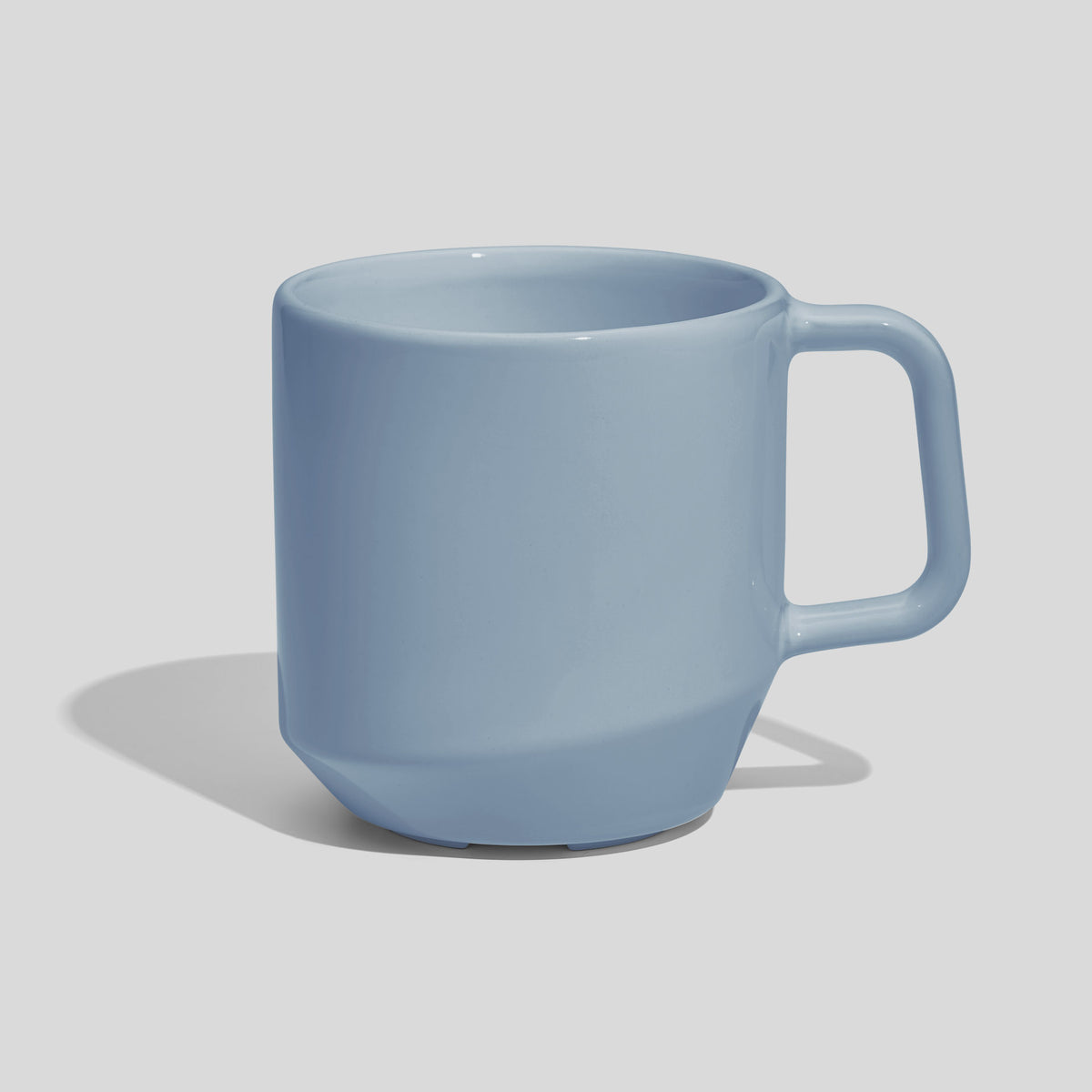 Keramiktasse 400 ml mit abgesetztem Fuß und Eckhenkel – Hellblau