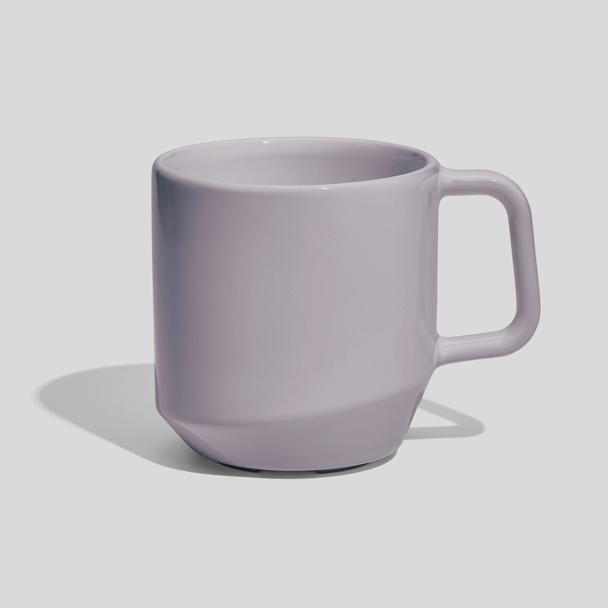 Keramiktasse 400 ml mit abgesetztem Fuß und Eckhenkel – Hellgrau
