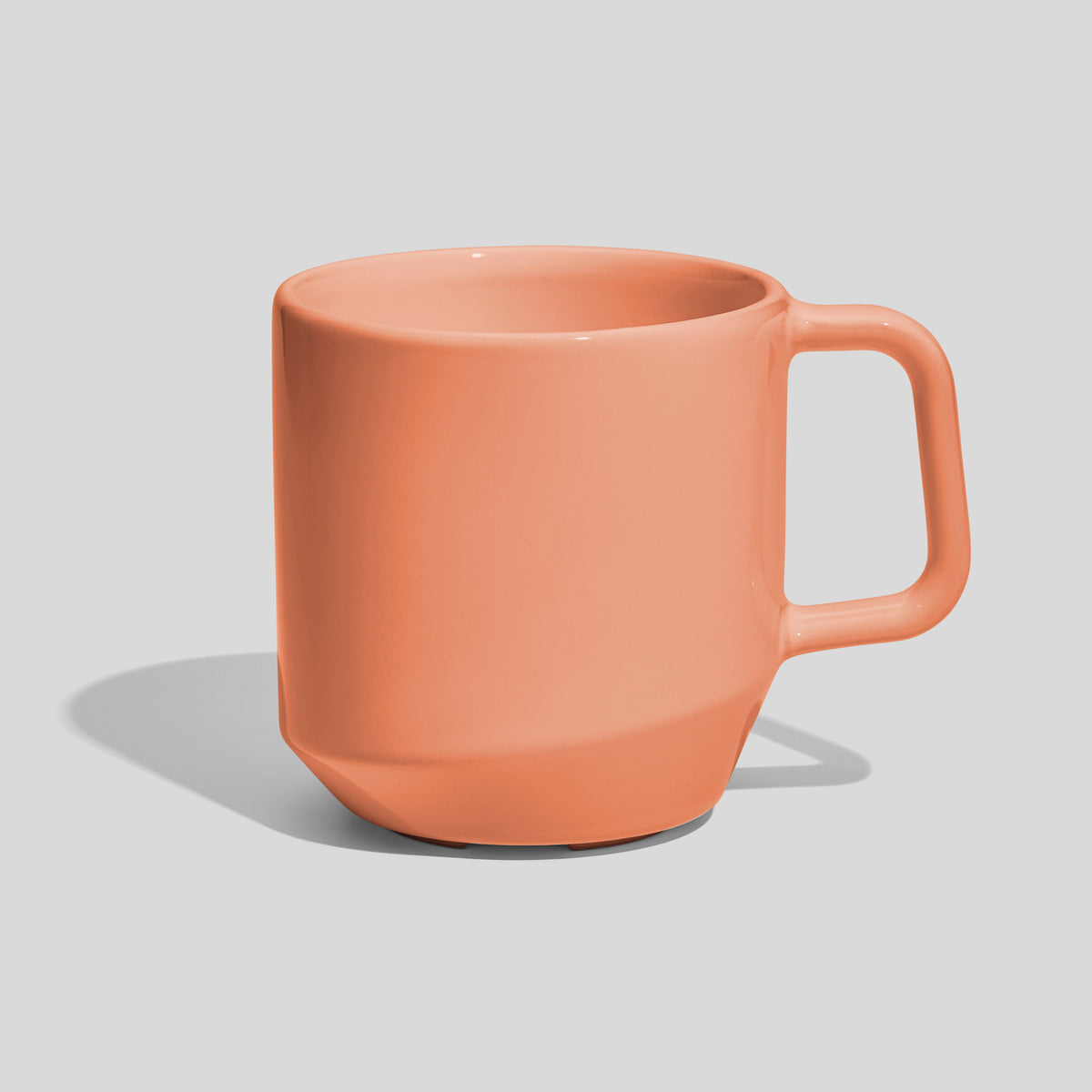 Keramiktasse 400 ml mit abgesetztem Fuß und Eckhenkel – Lachs