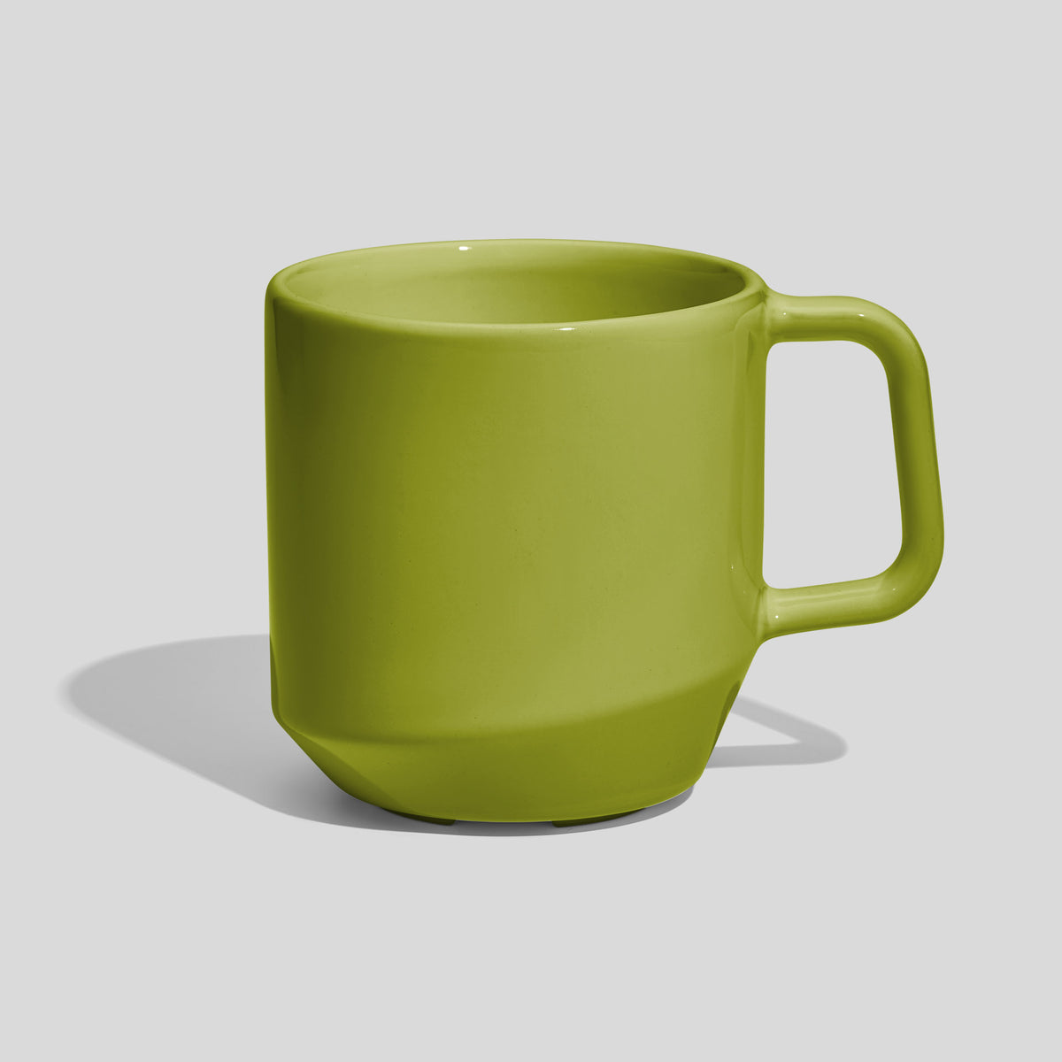 Keramiktasse 400 ml mit abgesetztem Fuß und Eckhenkel – Limettengrün