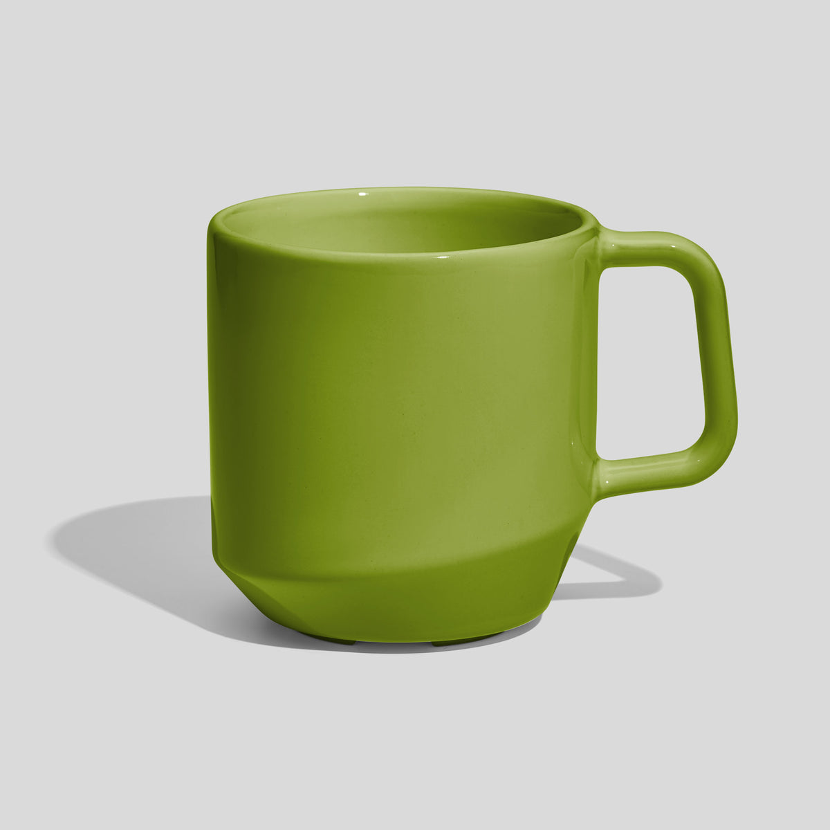 Keramiktasse 400 ml mit abgesetztem Fuß und Eckhenkel – Olivgrün