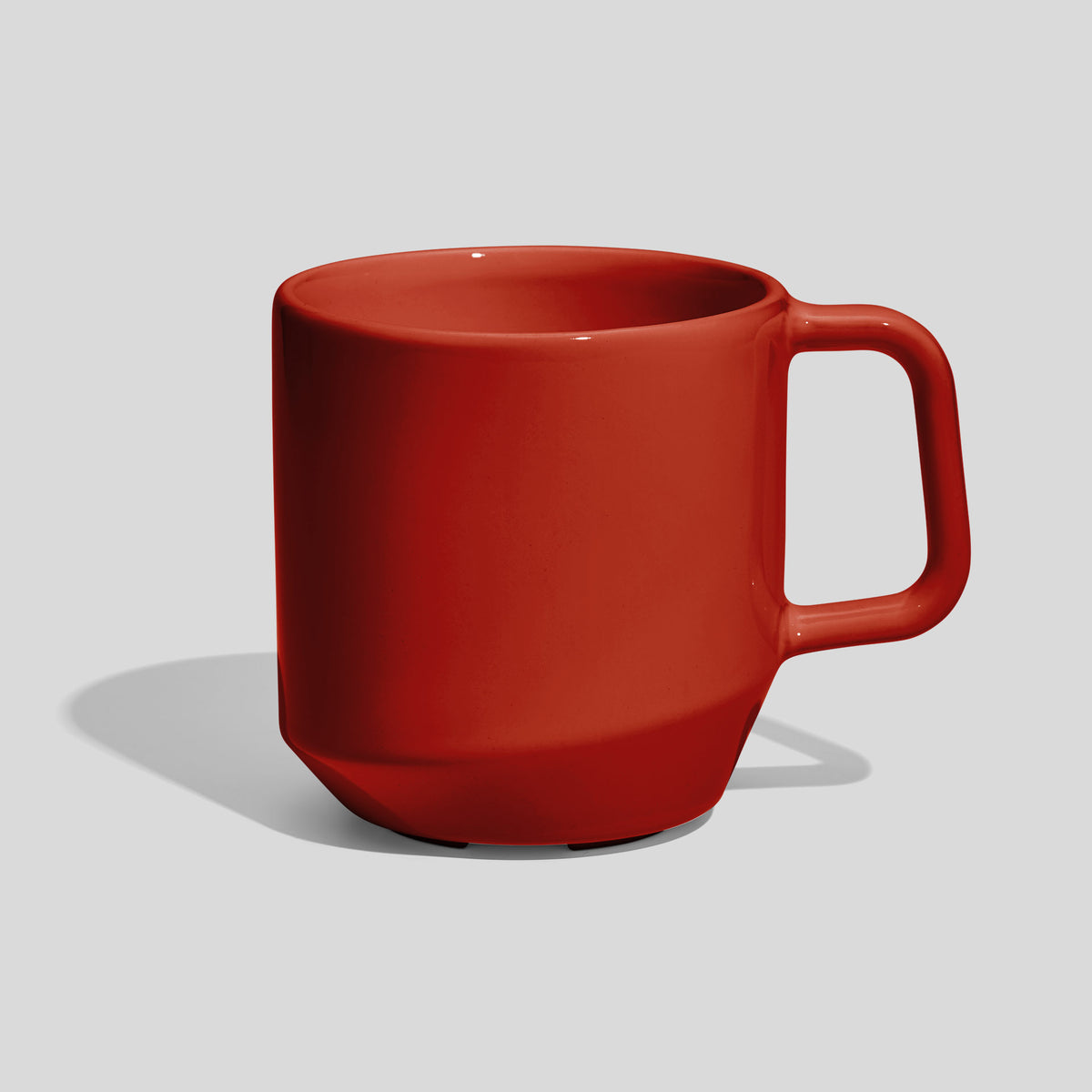 Keramiktasse 400 ml mit abgesetztem Fuß und Eckhenkel – Rot
