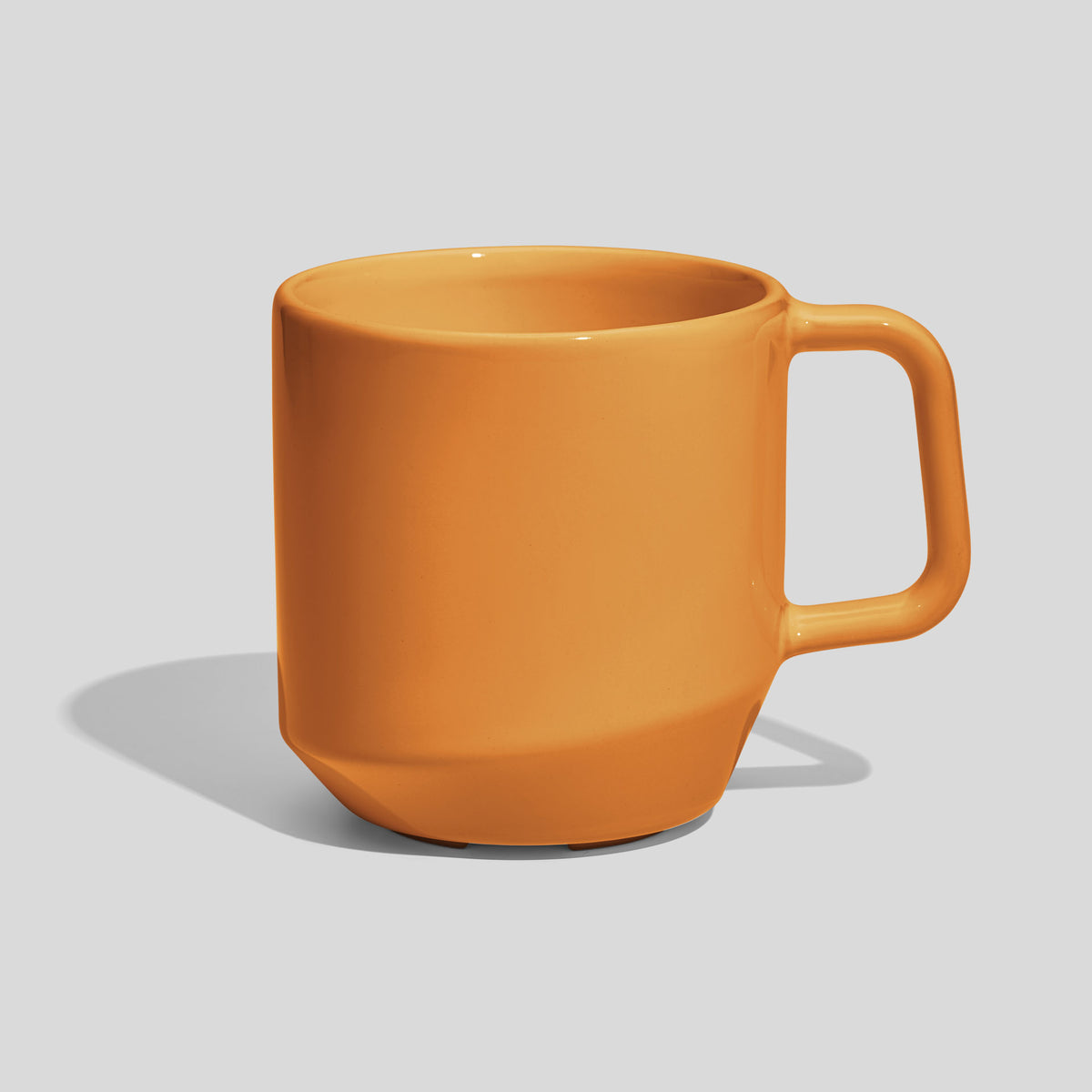 Keramiktasse 400 ml mit abgesetztem Fuß und Eckhenkel – Senfgelb
