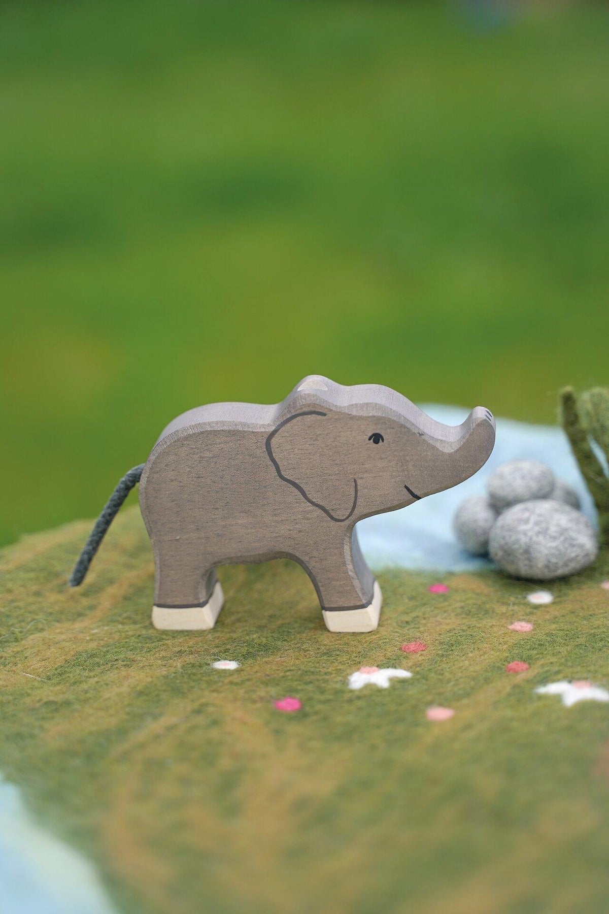 Kleiner Holzelefant von HOLZTIGER, 12 x 8 cm – weitere Ansicht