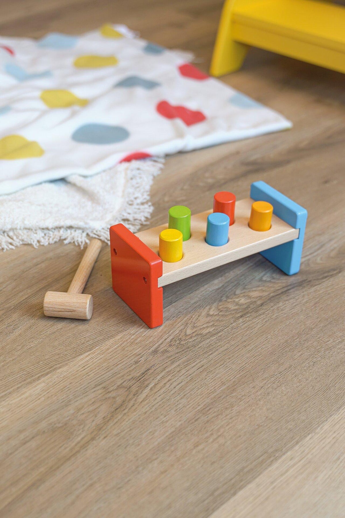 Klopfbank basic mit fünf Stäben und Holzhammer von goki