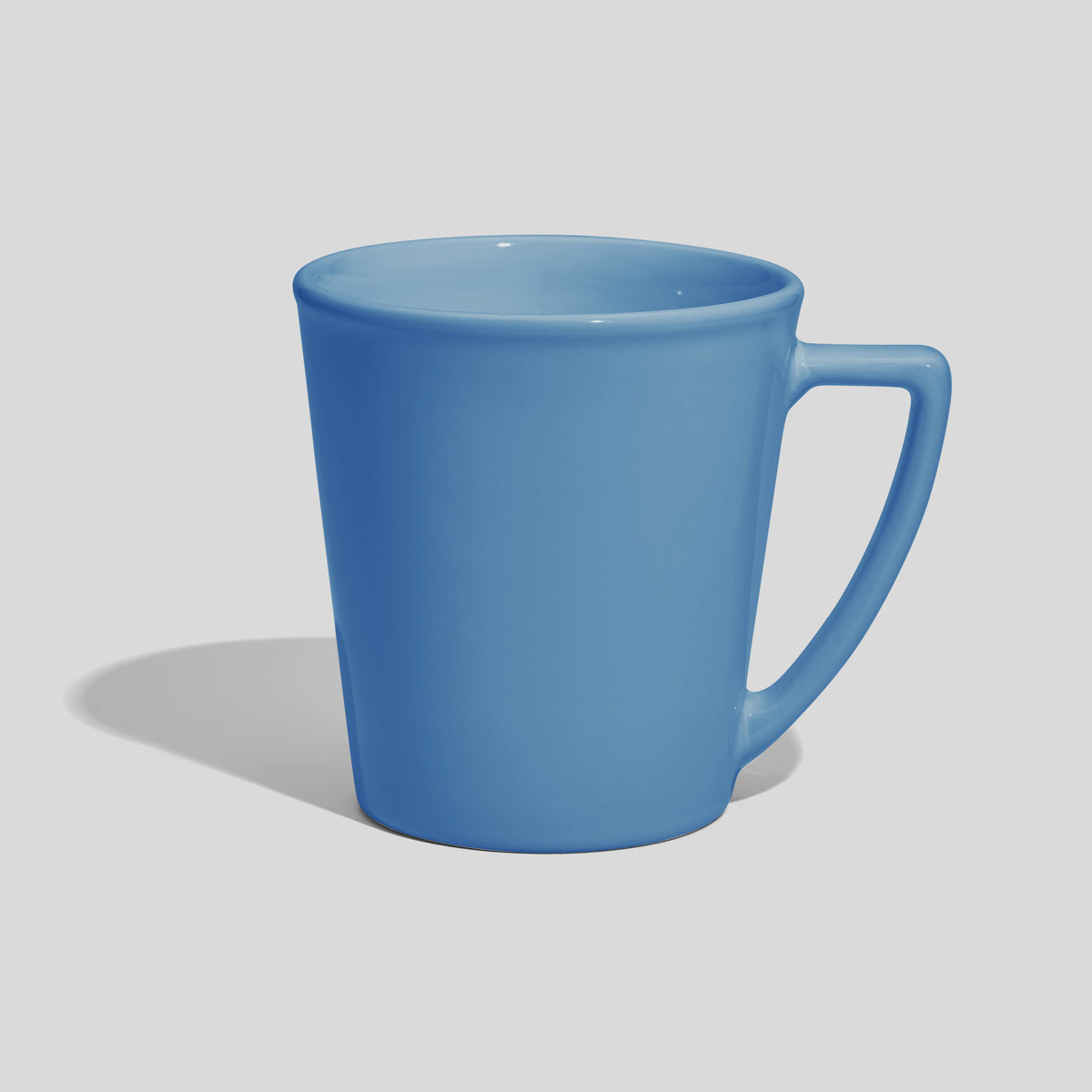 Konische Kaffeetasse 460 ml mit eckigem Henkel – Himmelblau