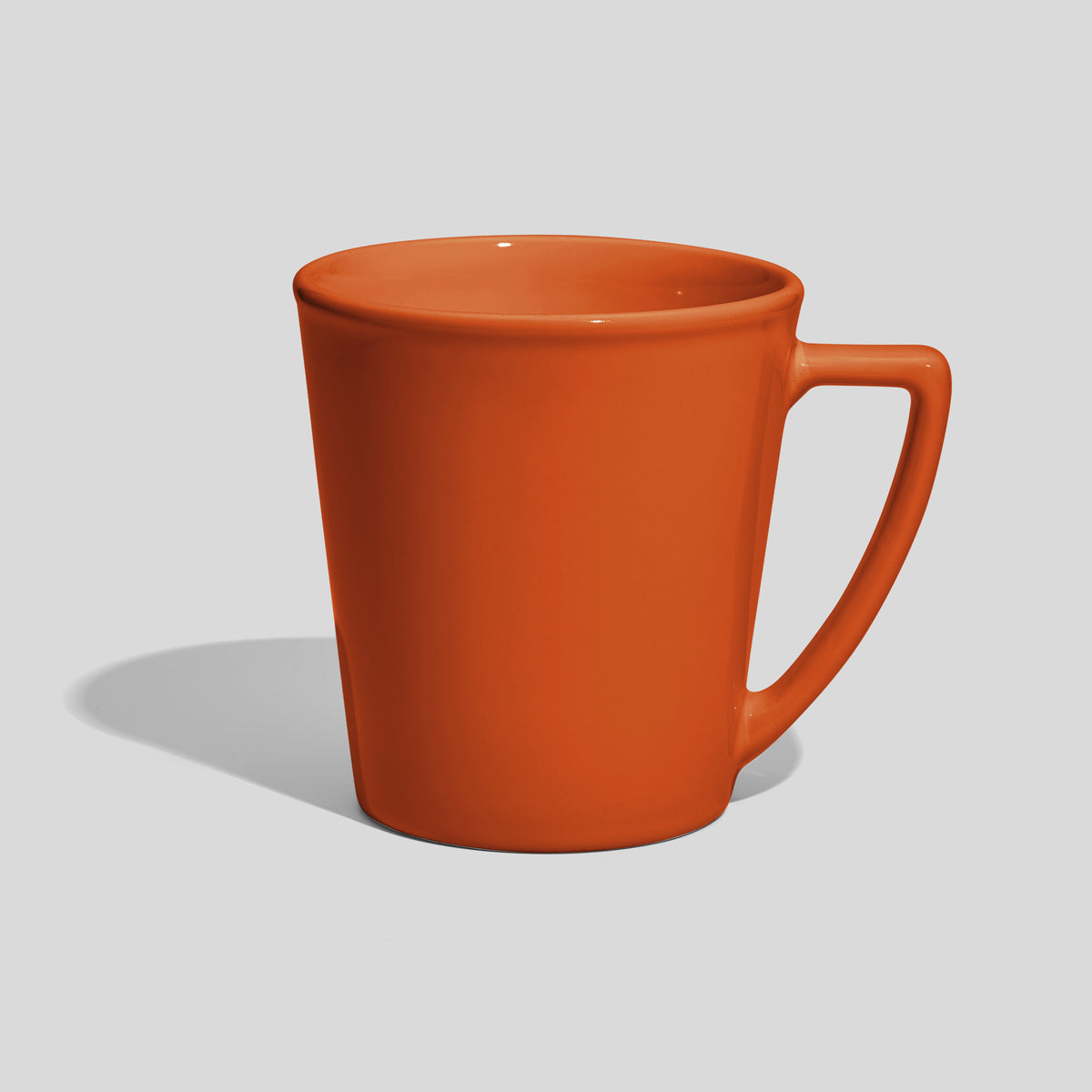 Konische Kaffeetasse 460 ml mit eckigem Henkel – Orange