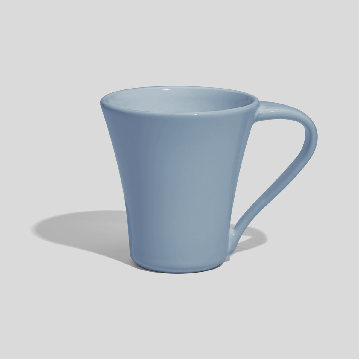 Konische Keramiktasse 200 ml mit geschwungenem Henkel – Hellblau