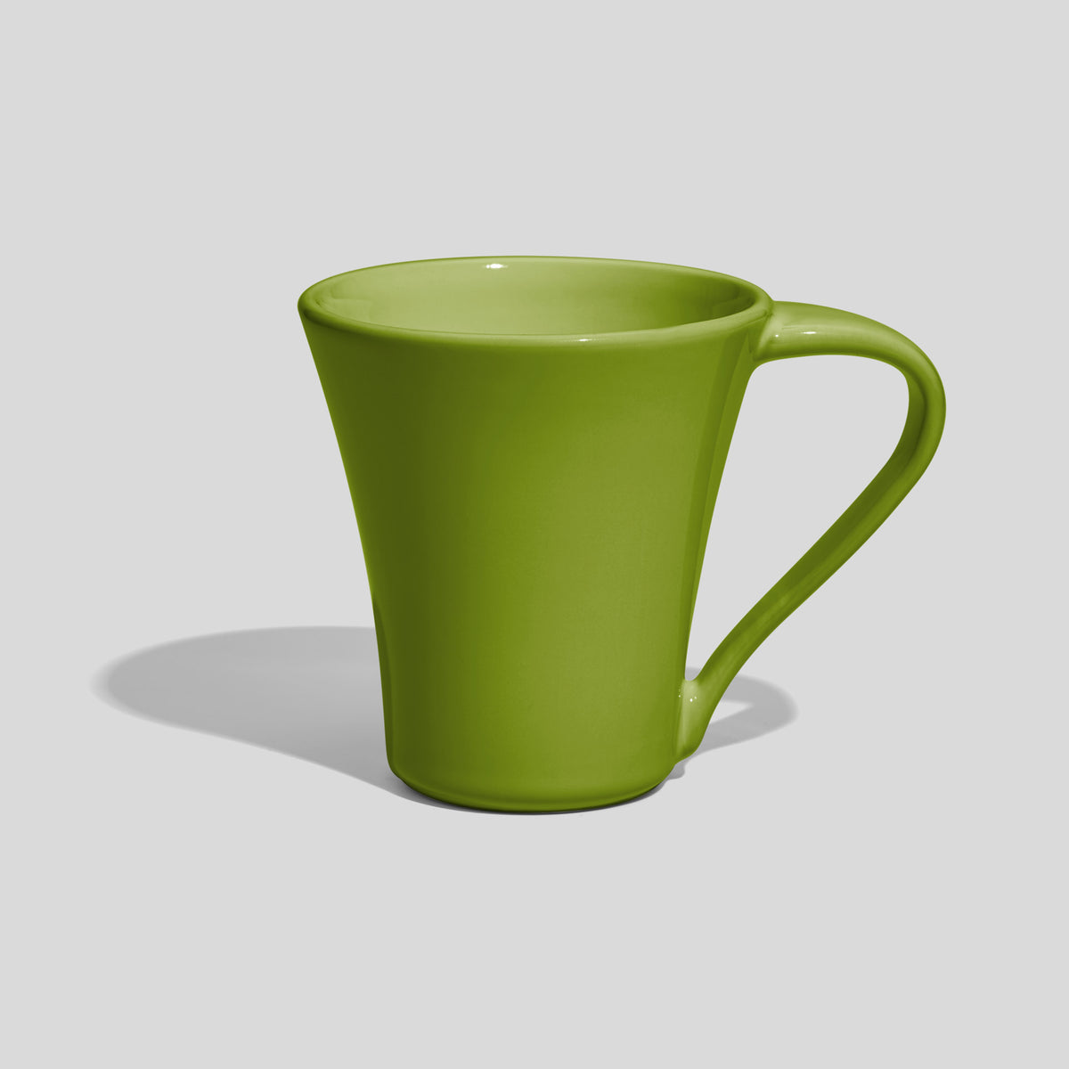 Konische Keramiktasse 200 ml mit geschwungenem Henkel – Olivgrün
