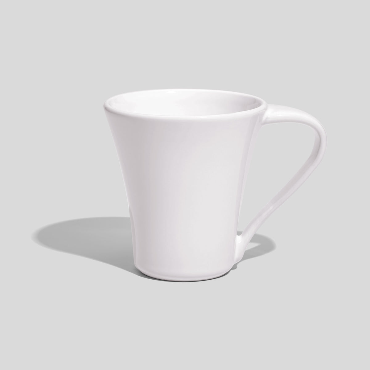 Konische Keramiktasse 200 ml mit geschwungenem Henkel – Weiß