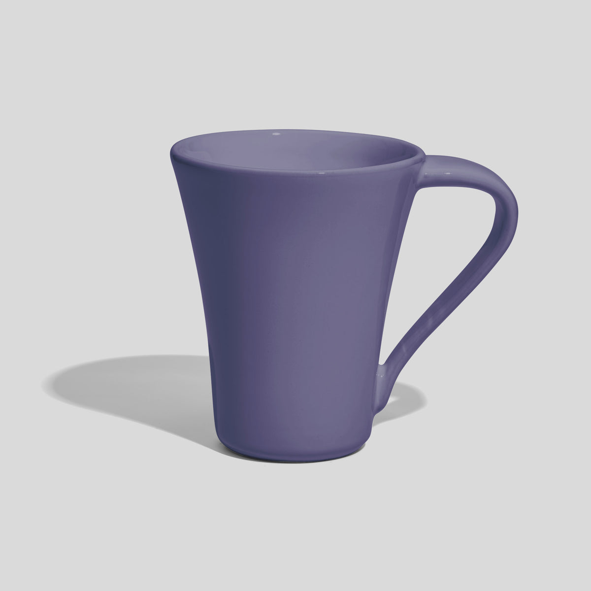 Konische Keramiktasse 250 ml mit schwingendem Henkel – Lavendel