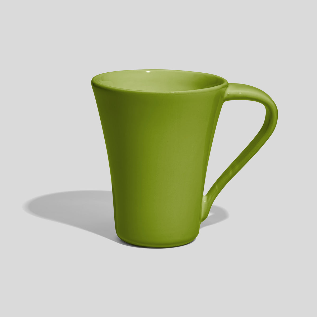 Konische Keramiktasse 250 ml mit schwingendem Henkel – Olivgrün
