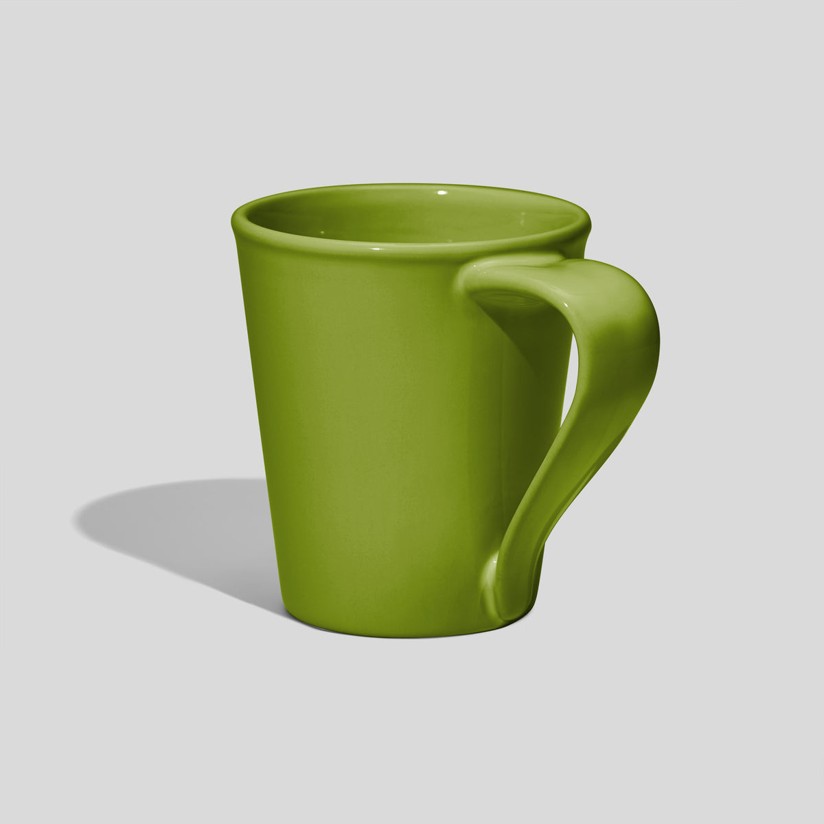 Konische Keramiktasse 280 ml mit geschwungenem Henkel – Olivgrün