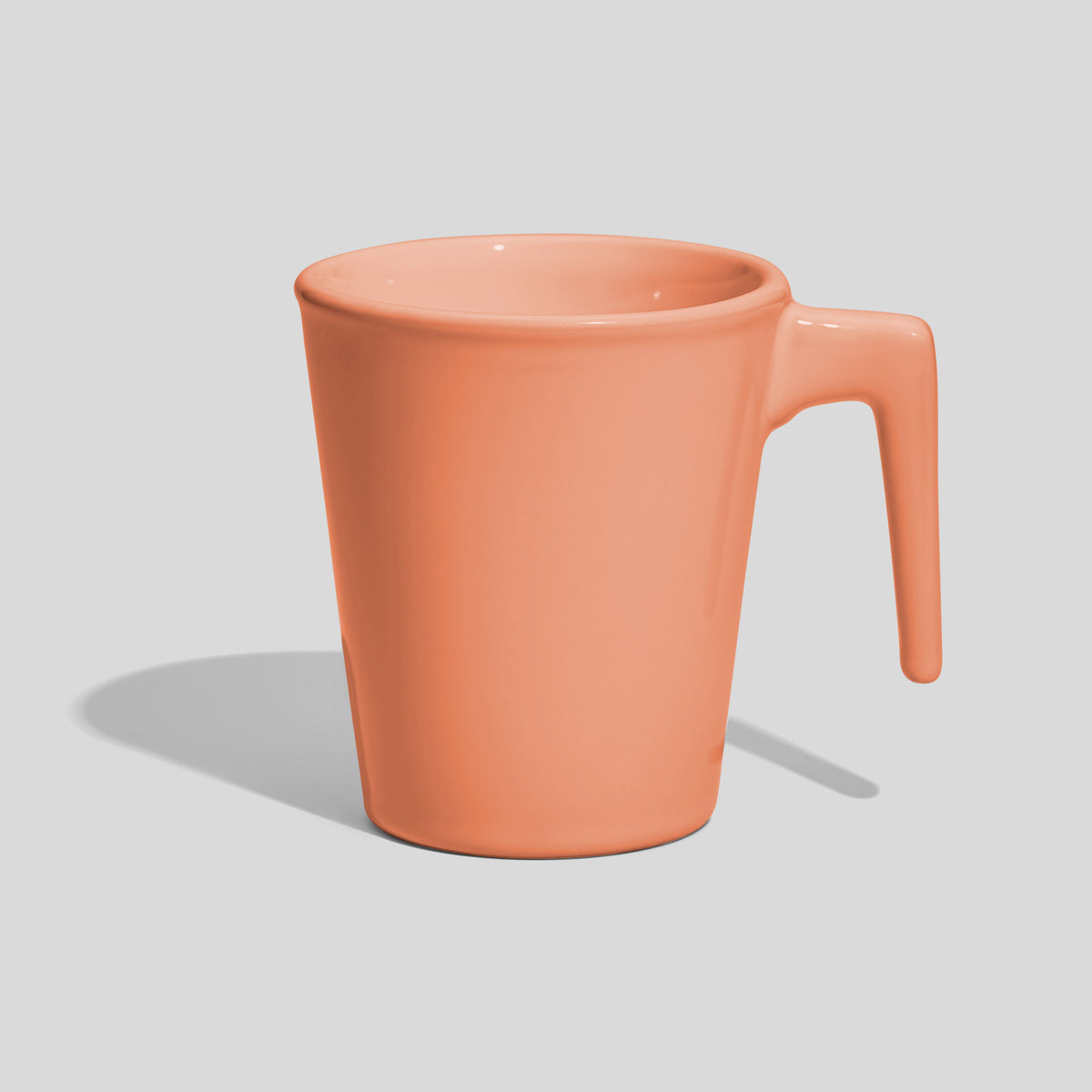Konische Keramiktasse 280 ml mit offenem Griff – Lachs
